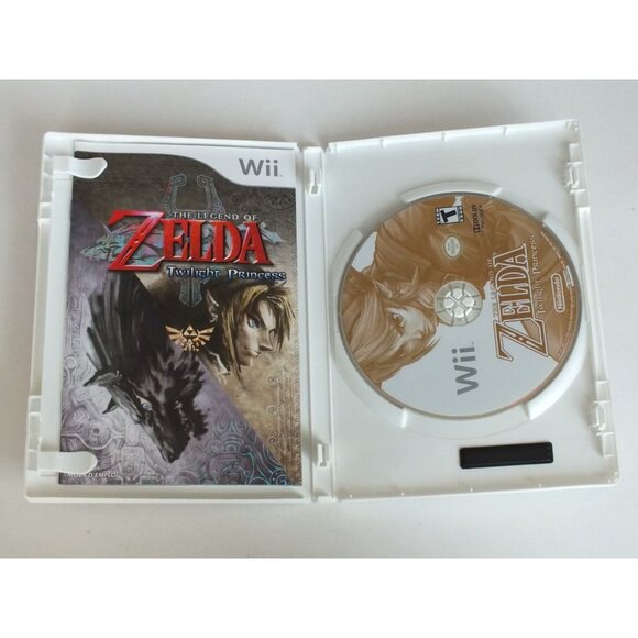 The Legend of Zelda: Twilight Princess NINTENDO SELECTS  (Wii, 2006) COMPLETE - Picture 4 of 6